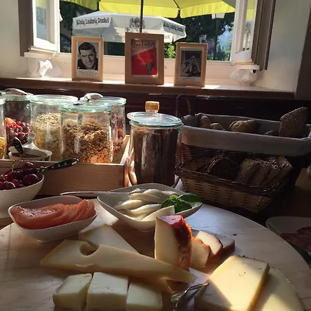 Landgasthof & Restaurant Dorfwirt * Unterammergau
