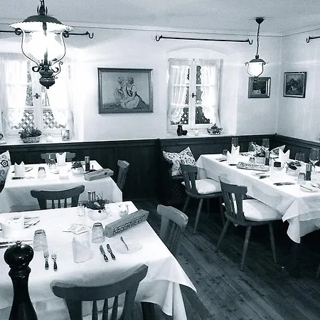 Landgasthof & Restaurant Dorfwirt Apartamento